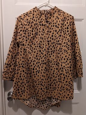 Crown & Ivy Cheetah Spot Ruffle Neck Blouse 1X